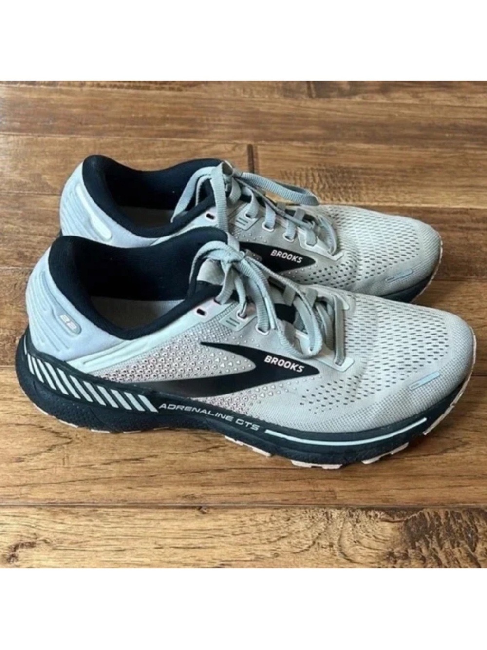 Brooks Adrenaline GTS 22 Road Running Shoes Gray Black Womens Size 9.5